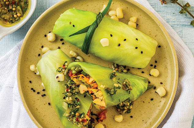 Cómo preparar Tacos de col rellenos de pollo caseros