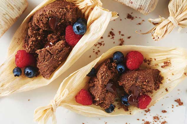 Tamal de chocolate con frutos rojos | Tamales dulces