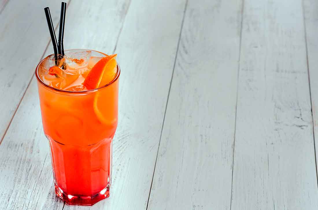 Vaso Malibú: Receta refrescante de coctel tropical con ron de coco