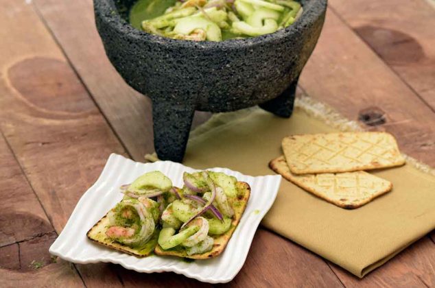 Aguachile de camarón en molcajete | Cocina Vital