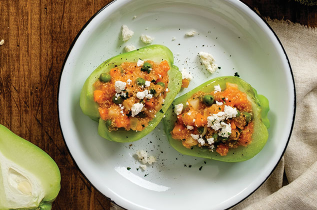 Chayotes rellenos de picadillo de amaranto y queso fresco