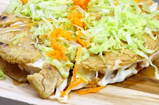 Gorditas de camarón con queso