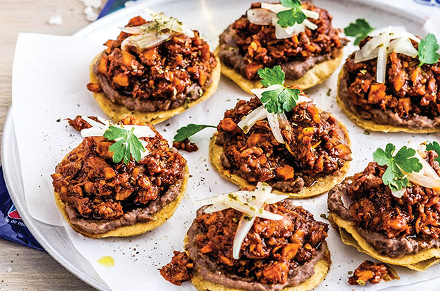 Cómo preparar Mini tostadas de Chilorio de pescado tilapia