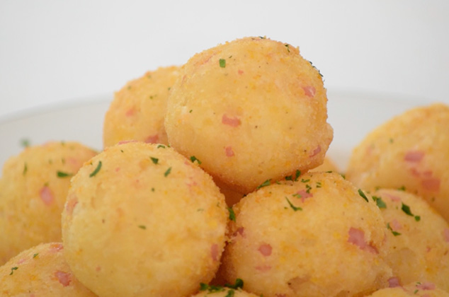 Bolitas de papa fritas crujientes