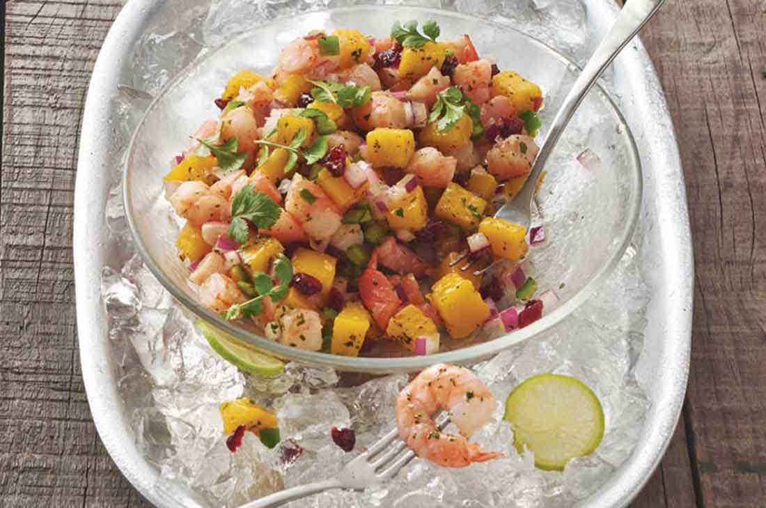 El ceviche de camarón y mango es un platillo con el que sorprenderás a tu familia. Revista Cocina Vital. Receta ceviche de camarón y mango.