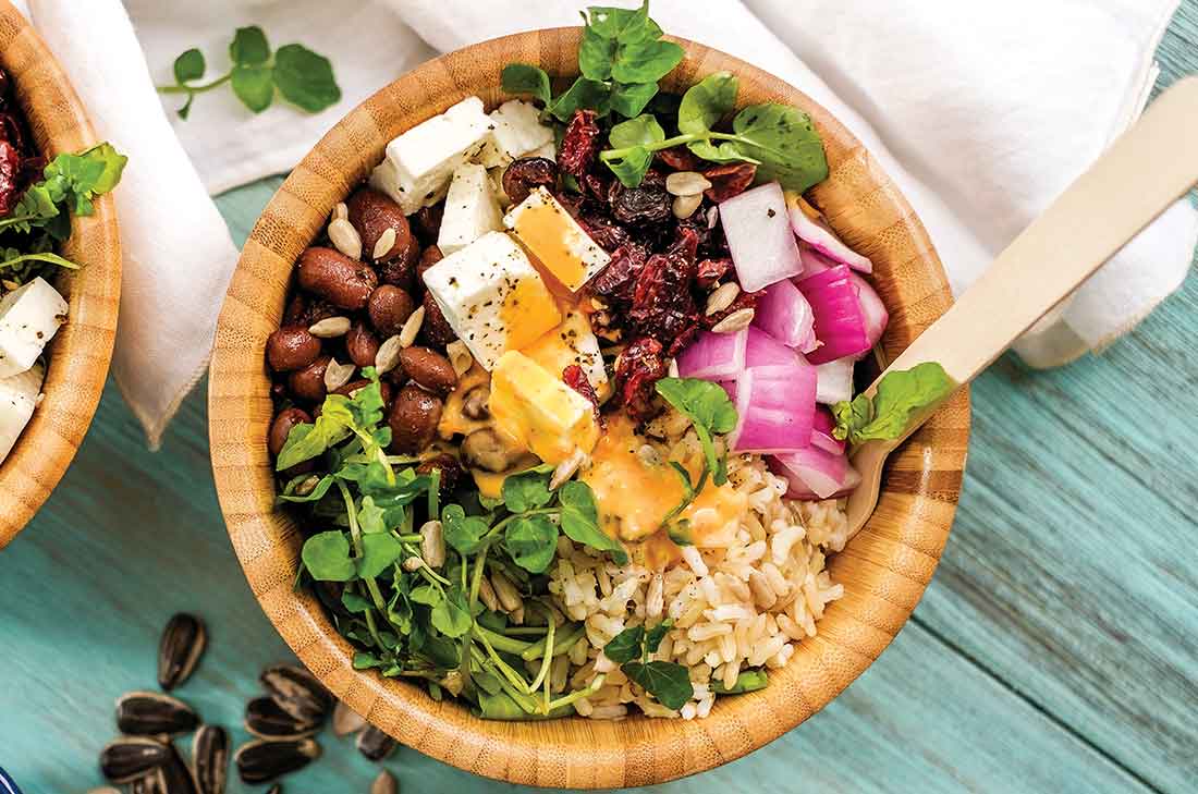 No esperes más y prepara esta deliciosa receta de ensalada de granos, tiene muchos sabores juntos que la hacen deliciosa. Aquí te damos la receta.