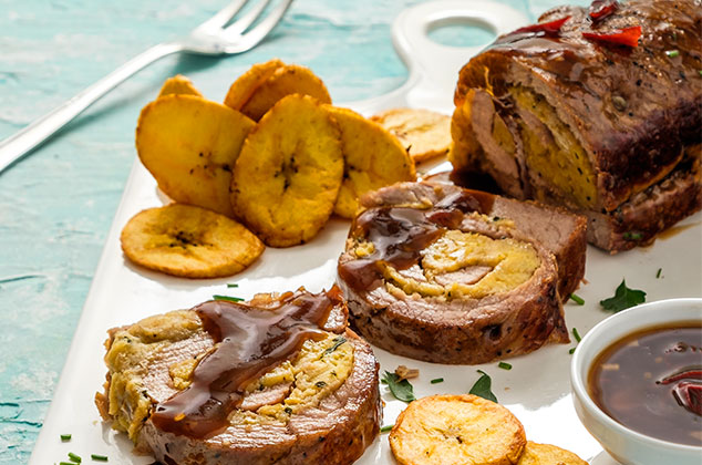 Receta de Filete de res relleno de plátano macho con salsa de tamarindo