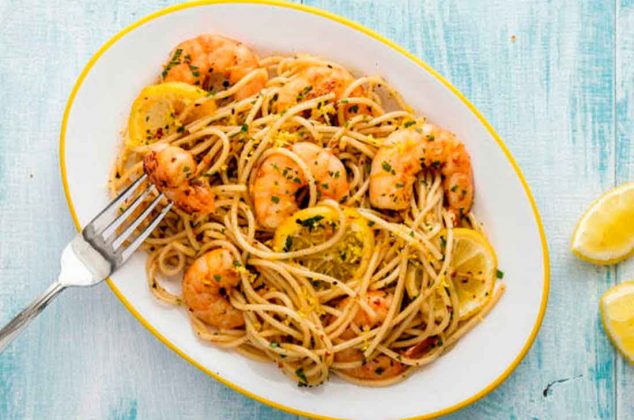 Receta de Espagueti con camarones al vino blanco