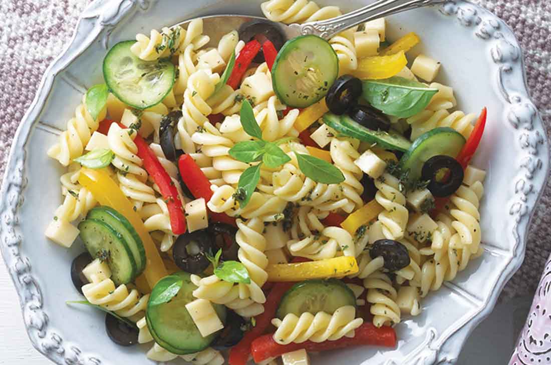 Receta de pasta mediterránea. Esta receta es perfecta si quieres preparar una pasta deliciosa, algo nuevo y diferente para la hora de la comida.