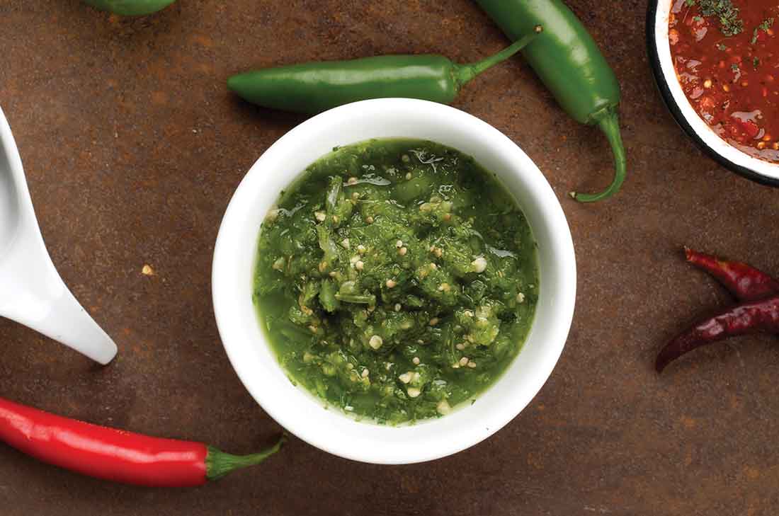 La salsa es parte de las familias mexicanas, por lo que te damos la receta de una muy típica que es la salsa verde. Receta para preparar salsa verde cruda.
