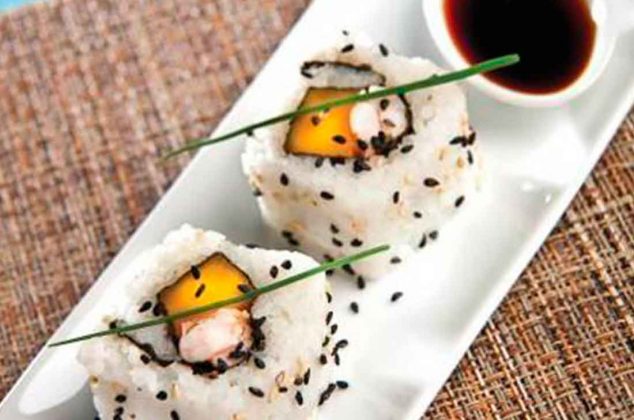 Sushi roll con camarón