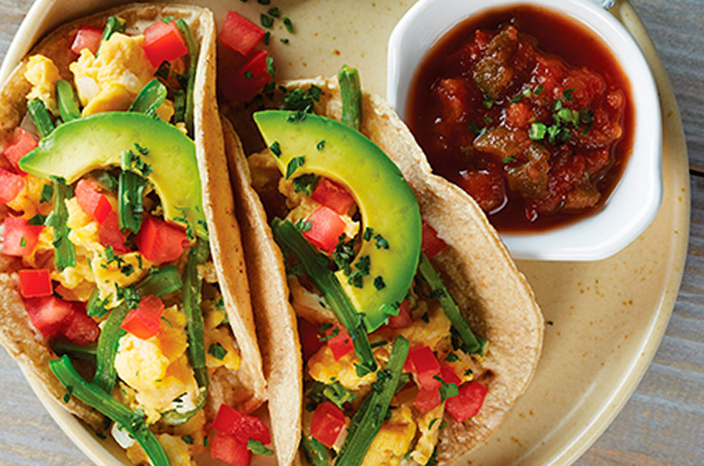 Tacos de huevo con nopales