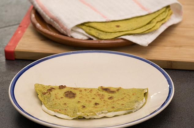 Cómo hacer Tortillas de harina con chile poblano