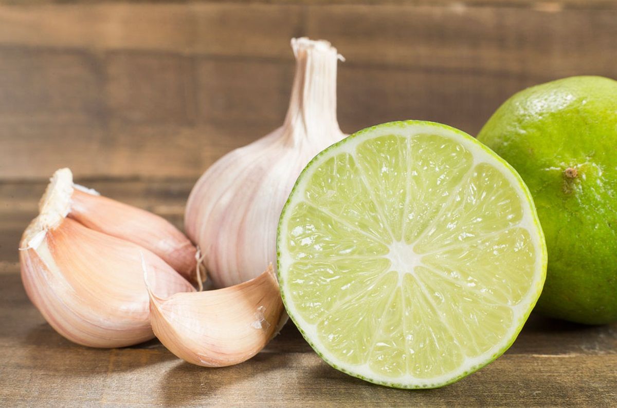 Cómo hacer pomada de ajo con limón