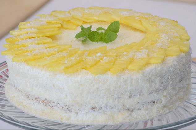 Pastel de tres leches de piña con coco casero | Cocina Vital