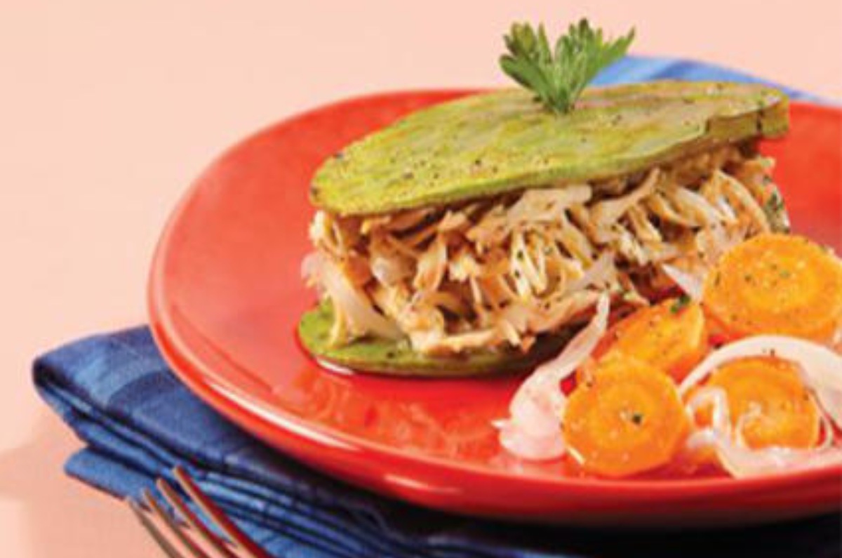 Nopal relleno con pollo en escabeche, ¡en 5 sencillos pasos!