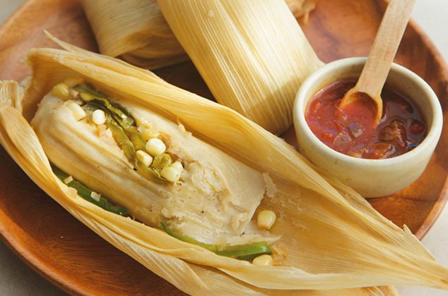 Tamales de elote y champiñones