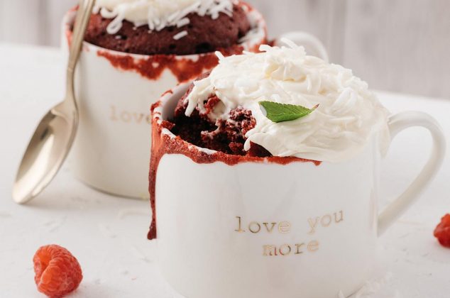 MUG CAKE DE RED VELVER