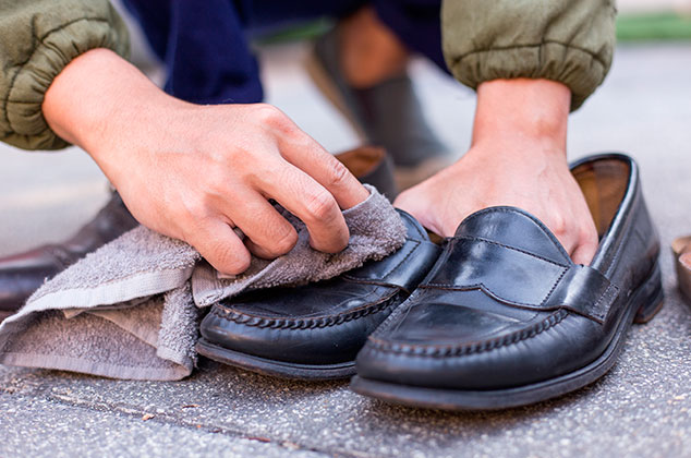 Remedios caseros para limpiar zapatos y no queden opacos