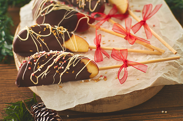 Receta de gajos de manzana cubiertos de chocolate - Recetas de navidad