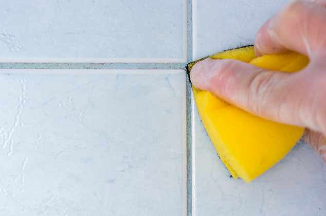 Cómo limpiar los azulejos del baño para que queden brillantes