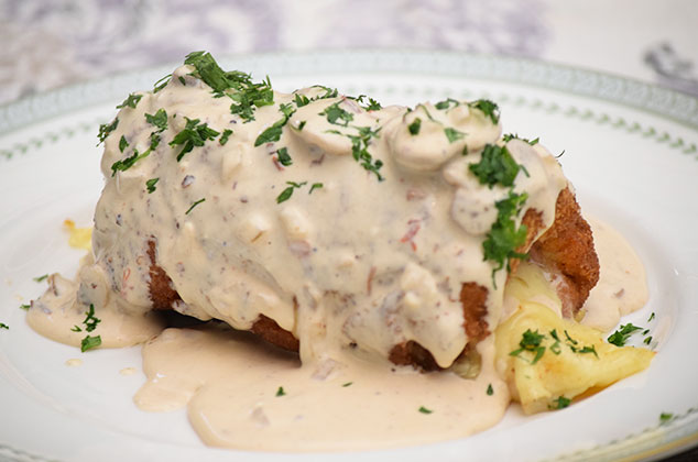 Cordon Bleu de pollo al horno con salsa de champiñones | Cocina Vital