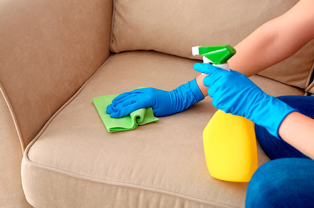 Cómo limpiar muebles de tela con bicarbonato -
