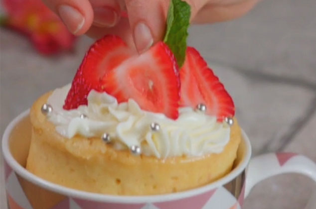 Mug cake de tres leches de cajeta