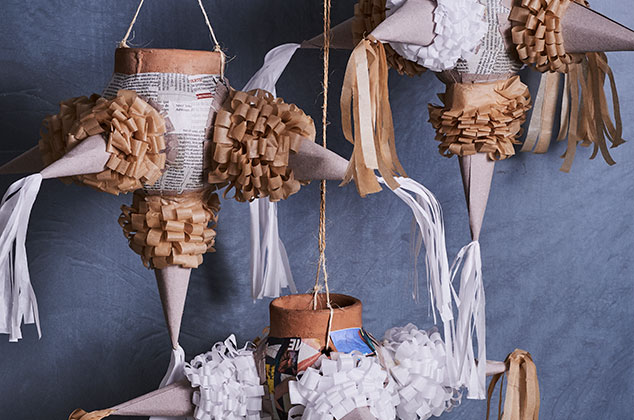 Cómo hacer una Piñata navideña con engrudo | Paso a paso -
