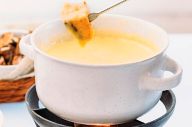 Receta de Fondue de quesos acompañado de verduras