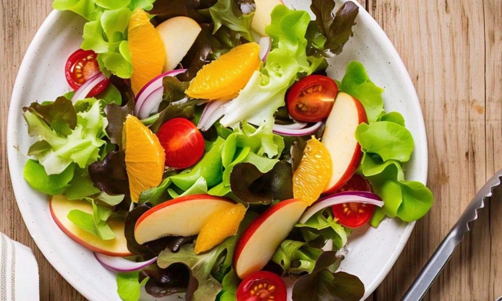 Receta de ensalada de lechugas con manzana y naranja