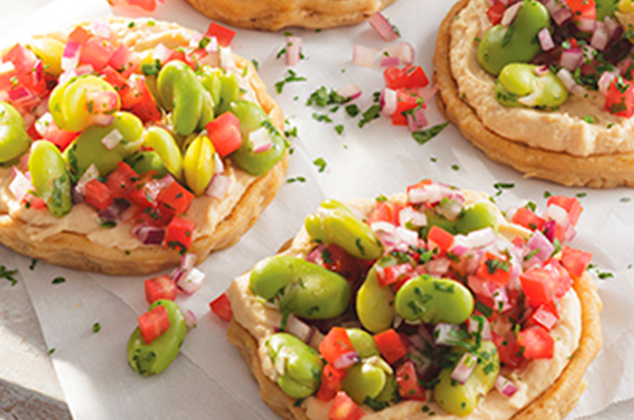 Sopes con garbanzo y habas