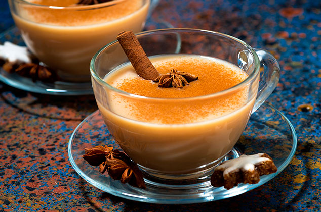 Té de canela con leche para el dolor de garganta