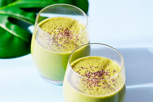 Smoothie de piña y aguacate