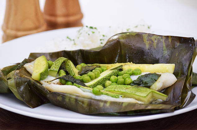 Mixiote de filete de tilapia con calabacitas