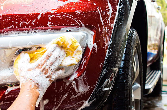 6 productos caseros para lavar un automóvil: tapicería y exteriores