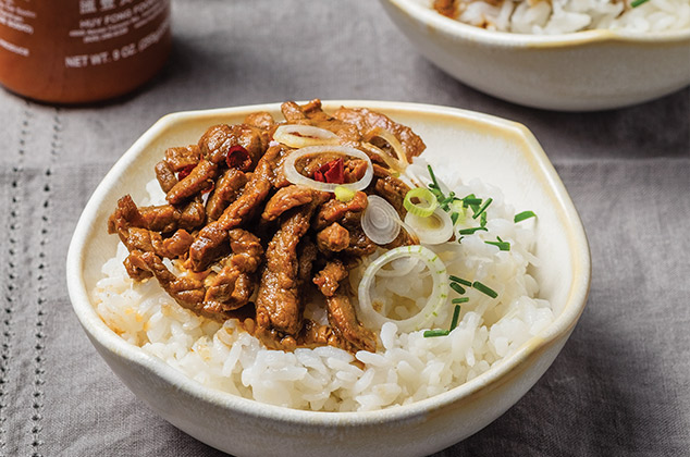 Sushi bowl de fajitas de res y cebolla cambray | Cocina Vital