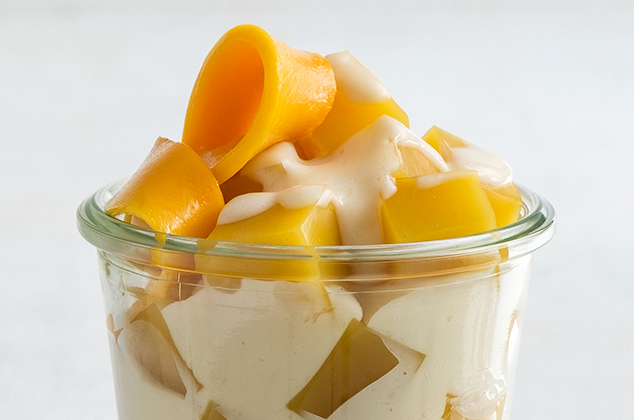 Aprende a preparar gelatina de mango y crema de tres leches
