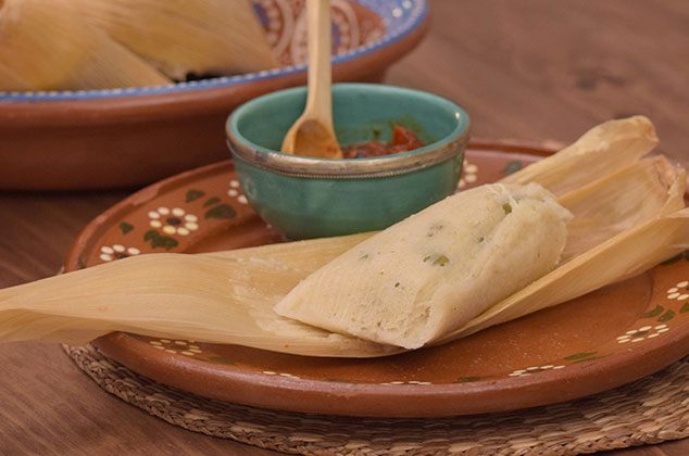 Receta de Tamales de nopales con queso caseros mexicanos
