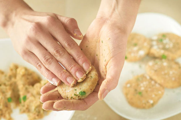 9 efectivos tips para que las tortitas de papa no se deshagan
