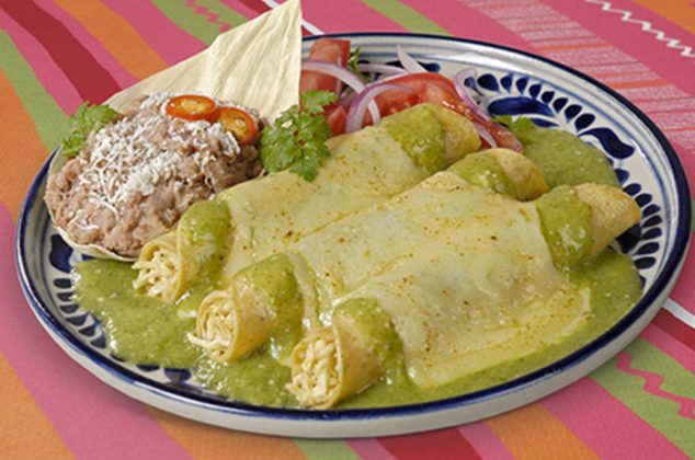 Papadzules yucatecos caseros, receta fácil y tradicional
