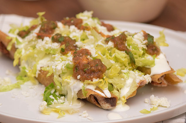 Receta de Flautas de frijol con queso