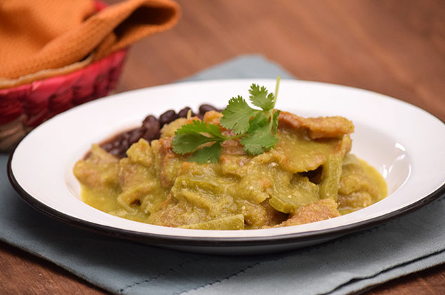 Chicharrón en salsa verde con firjoles