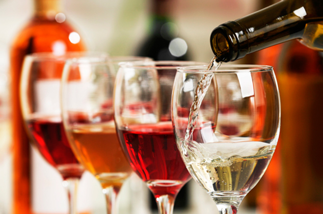 Distintos vinos en Superama