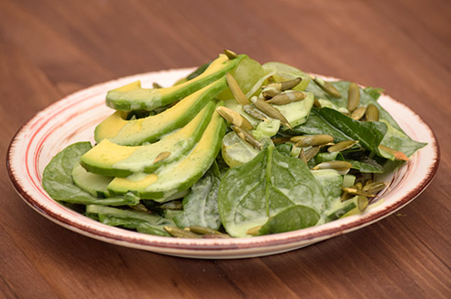 Ensalada verde con aguacate