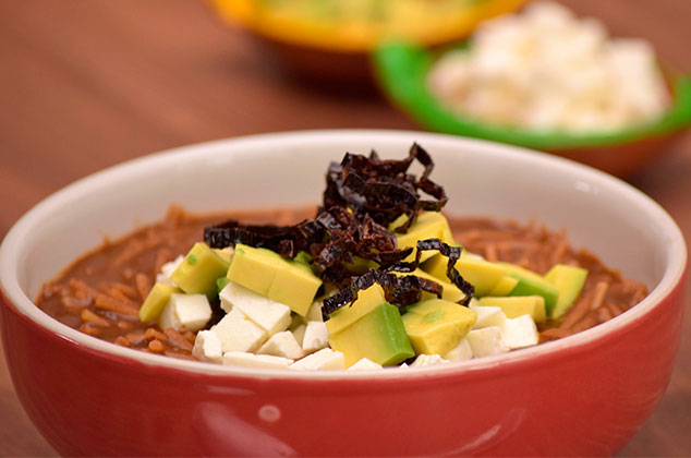 Receta de Sopa de fideo con frijol negro