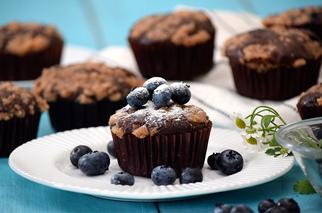 Muffins de cacao y blueberries