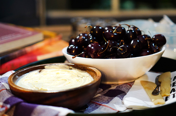 Receta de Dip de queso y naranja con Cerezas del Noroeste®