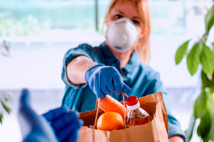 ¿Se puede trasmitir COVID-19 (Coronavirus) a través de los alimentos?