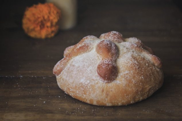 Errores que debes evitar al hacer pan de muerto para que queden esponjosos